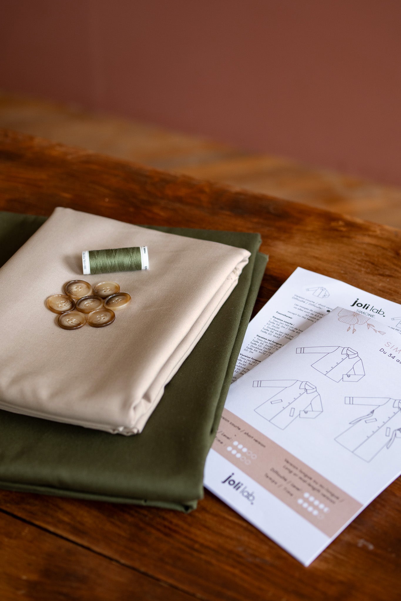 Joli Kit Couture - Trench Simone long kaki - Joli Lab