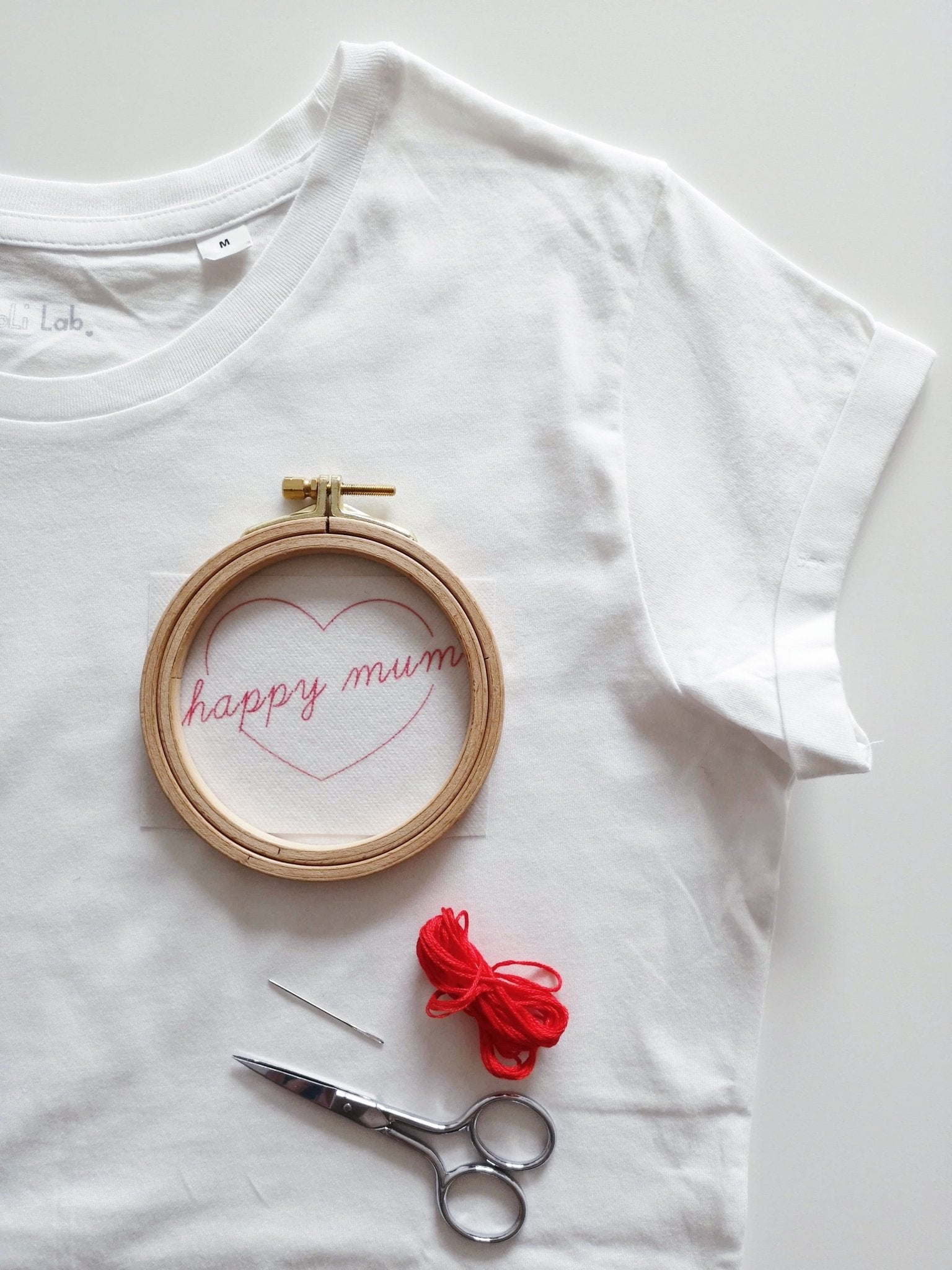 Embroidery tutorial : "HAPPY MUM" or "GIRL POWER" (free designs) - Joli Lab