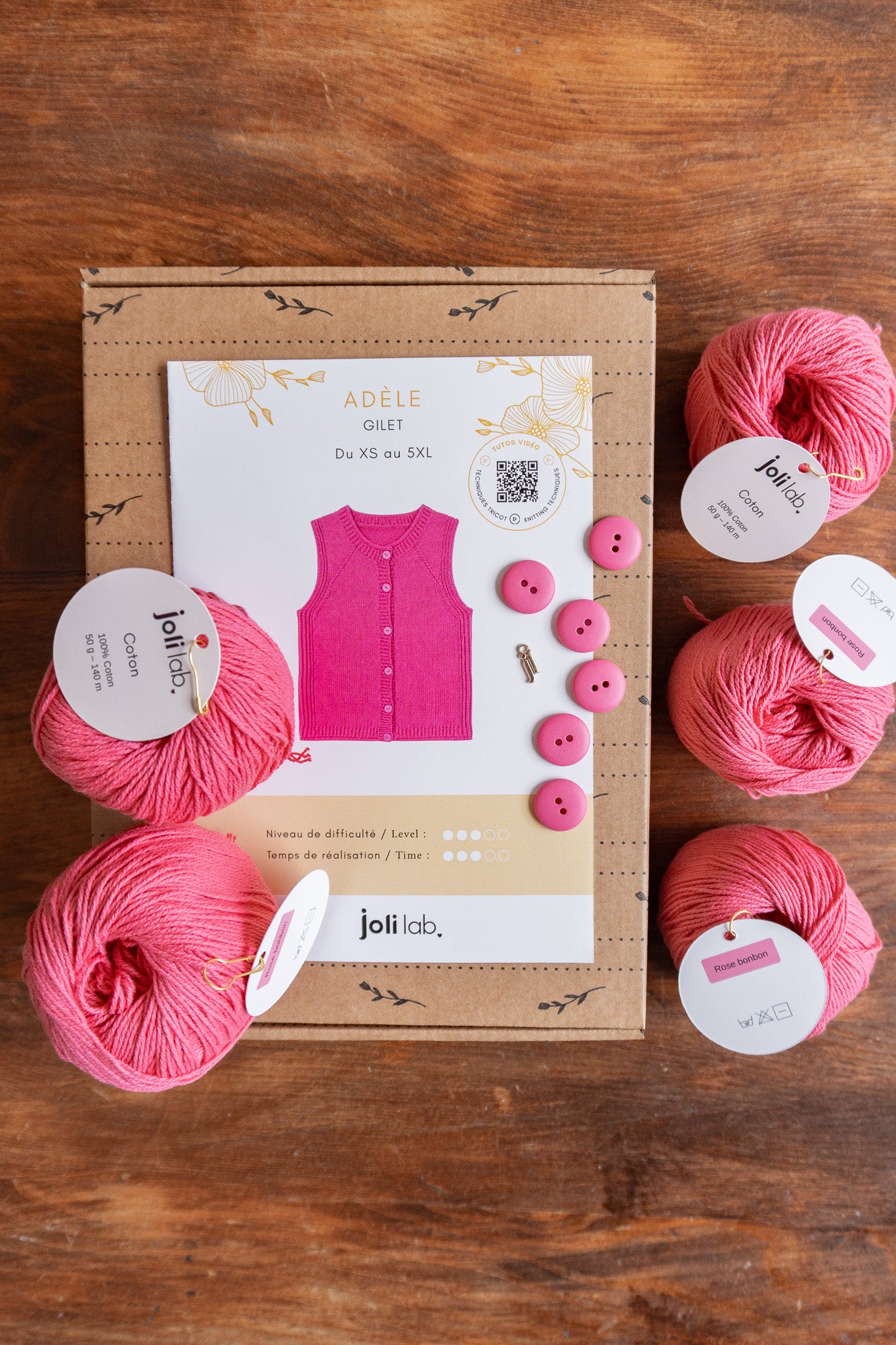 Gilet Adèle rose bonbon kit tricot Joli Lab