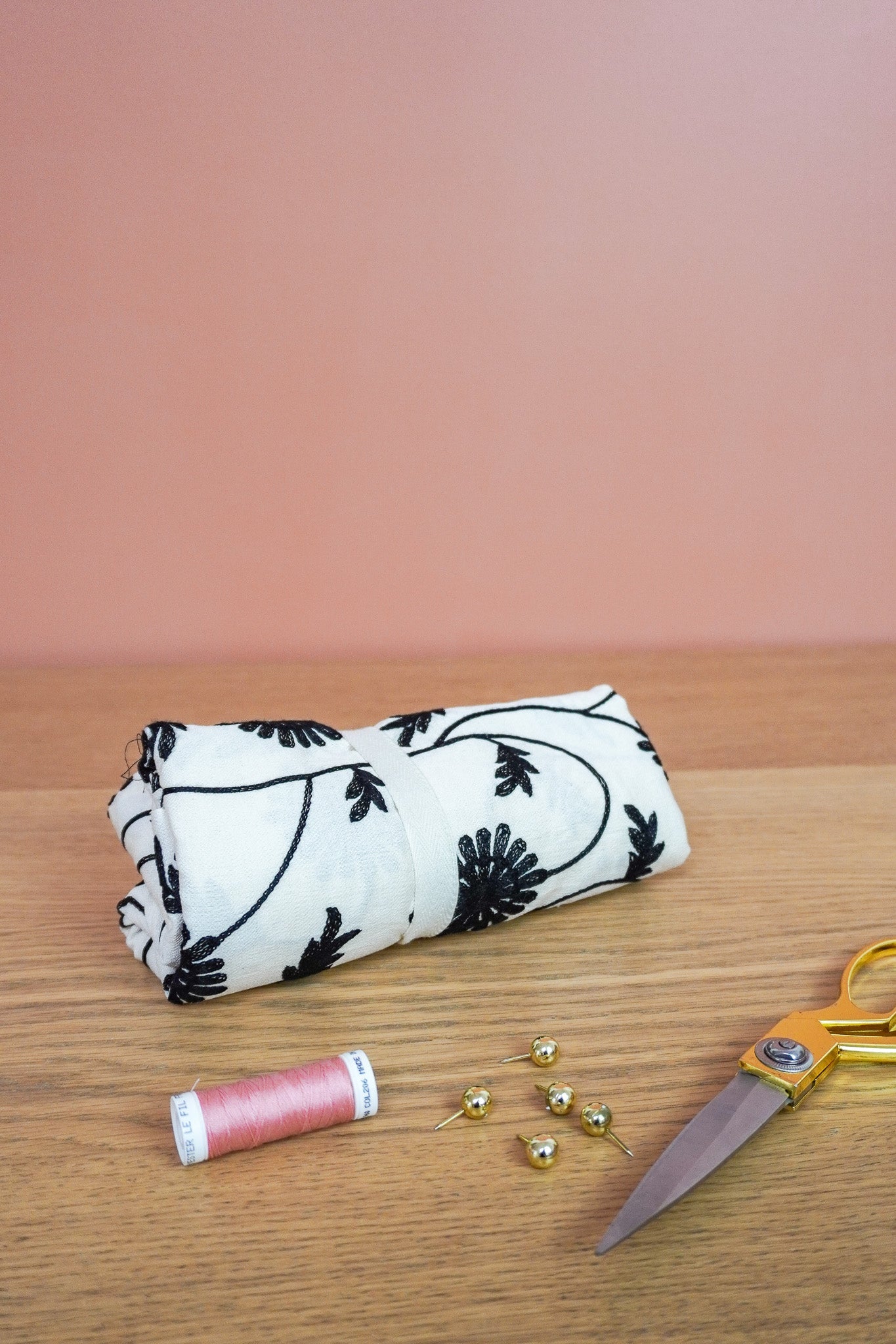 Coupons viscose brodée - écru et noir - Joli Lab