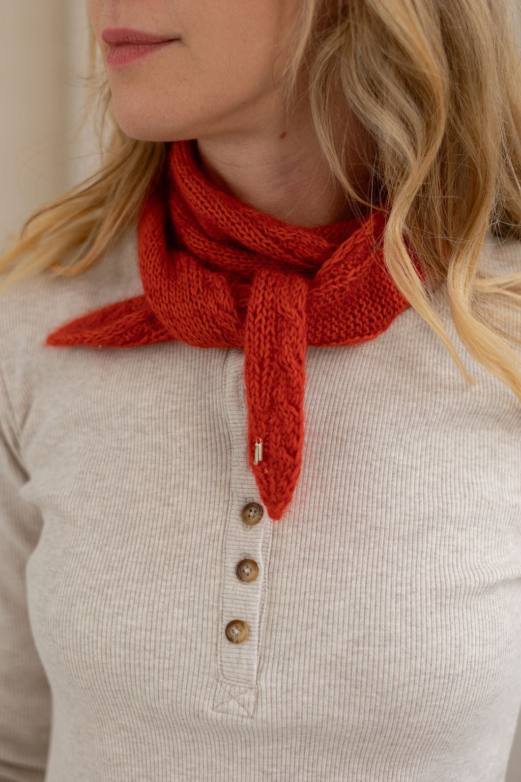 Joli Kit Tricot - Écharpe Léonie rouge orangé - Joli Lab